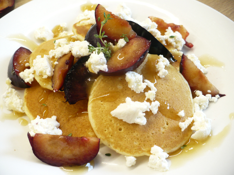 Pancakes z ricottą śliwką i tymiankiem