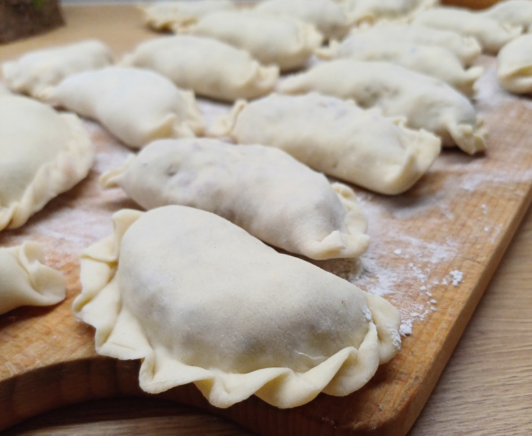 Pierogi z kaszą gryczaną i twarogiem